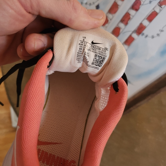 Nike QUEST 4 woman's runners size 6 - Picture 3 of 3